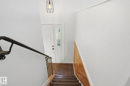 3646 43A Avenue, Edmonton, AB - Indoor Photo Showing Other Room