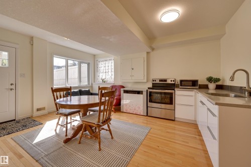 11729 71A Avenue, Edmonton, AB - Indoor