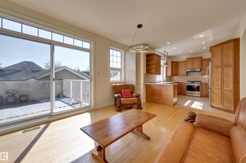 11729 71A Avenue, Edmonton, AB - Indoor Photo Showing Living Room