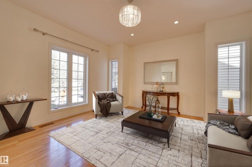 11729 71A Avenue, Edmonton, AB - Indoor Photo Showing Living Room
