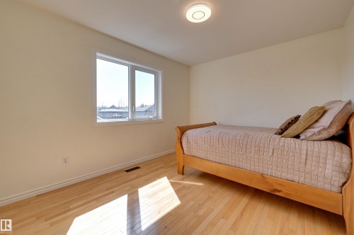 11729 71A Avenue, Edmonton, AB - Indoor Photo Showing Bedroom