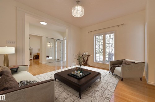 11729 71A Avenue, Edmonton, AB - Indoor Photo Showing Living Room