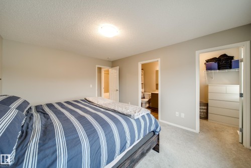 9040 Cooper Link, Edmonton, AB - Indoor Photo Showing Bedroom