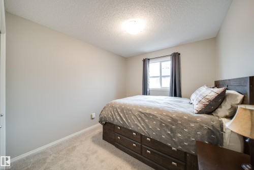 9040 Cooper Link, Edmonton, AB - Indoor Photo Showing Bedroom