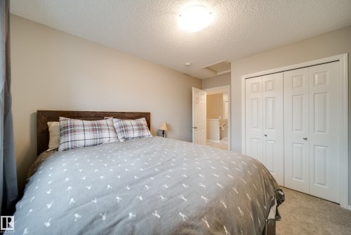 9040 Cooper Link, Edmonton, AB - Indoor Photo Showing Bedroom