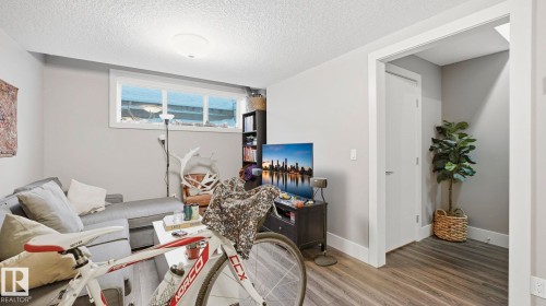 11333 76 Avenue, Edmonton, AB - Indoor