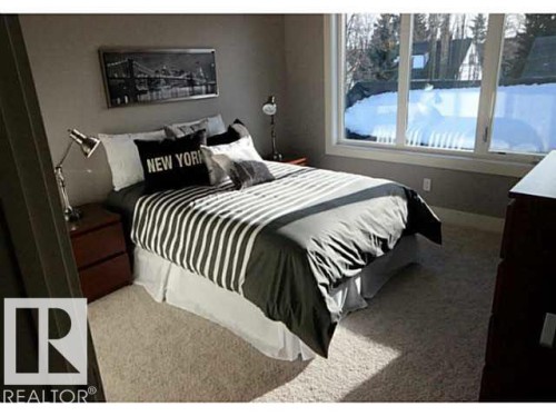11331 76 Avenue, Edmonton, AB - Indoor Photo Showing Bedroom