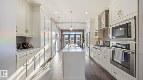 11331 76 Avenue, Edmonton, AB - Indoor Photo Showing Kitchen With Upgraded Kitchen