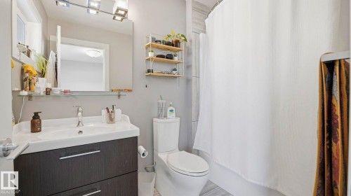11331 76 Avenue, Edmonton, AB - Indoor Photo Showing Bathroom