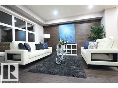 11333 76 Avenue, Edmonton, AB - Indoor