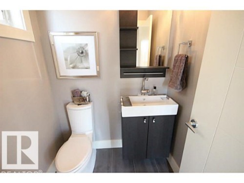 11333 76 Avenue, Edmonton, AB - Indoor Photo Showing Bathroom
