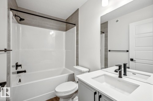 18936 28 Avenue, Edmonton, AB - Indoor Photo Showing Bathroom
