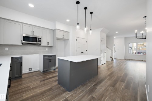 18924 28 Avenue, Edmonton, AB - Indoor Photo Showing Kitchen With Upgraded Kitchen