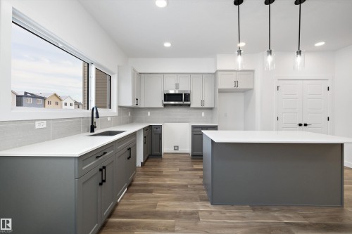 18924 28 Avenue, Edmonton, AB - Indoor Photo Showing Kitchen With Upgraded Kitchen
