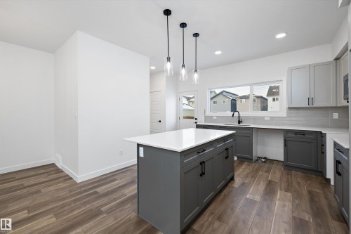 18924 28 Avenue, Edmonton, AB - Indoor Photo Showing Kitchen With Upgraded Kitchen