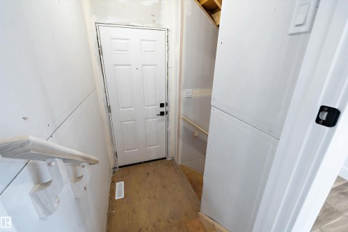 18924 28 Avenue, Edmonton, AB - Indoor Photo Showing Other Room