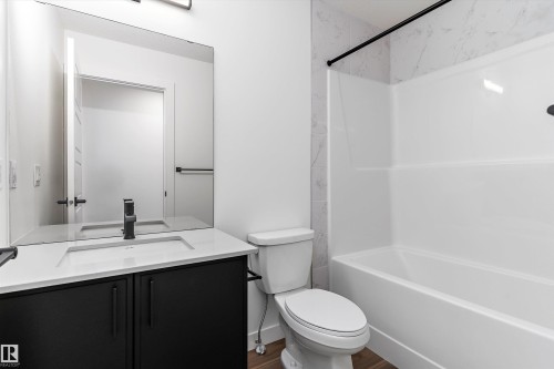2004 191 Street, Edmonton, AB - Indoor Photo Showing Bathroom
