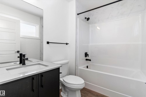 2004 191 Street, Edmonton, AB - Indoor Photo Showing Bathroom