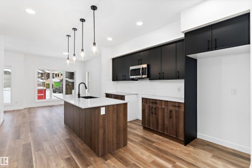 2004 191 Street, Edmonton, AB - Indoor Photo Showing Kitchen