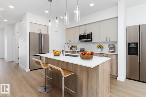 2012 191 Street, Edmonton, AB - Indoor Photo Showing Kitchen With Double Sink With Upgraded Kitchen