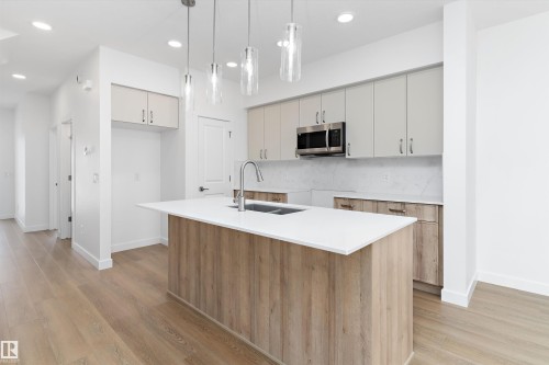 2012 191 Street, Edmonton, AB - Indoor Photo Showing Kitchen With Double Sink With Upgraded Kitchen