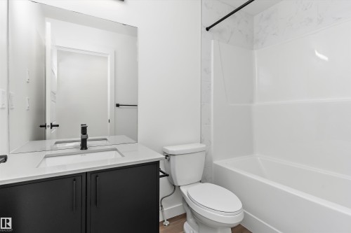 2016 191 Street, Edmonton, AB - Indoor Photo Showing Bathroom