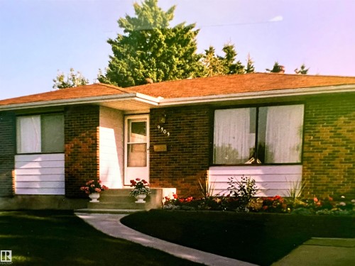 Morinville, AB - Outdoor