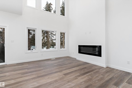 20704 43 Avenue, Edmonton, AB - Indoor Photo Showing Living Room With Fireplace