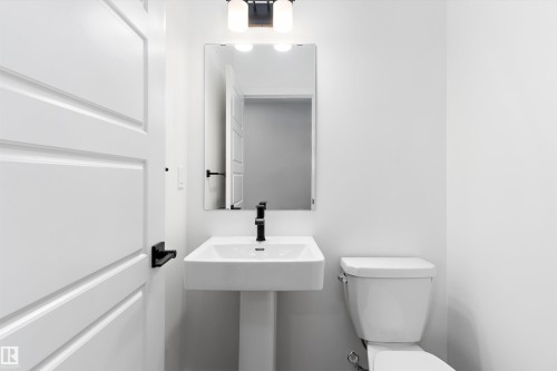 20704 43 Avenue, Edmonton, AB - Indoor Photo Showing Bathroom