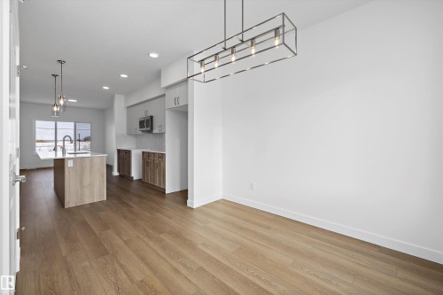 4570 Warbler Loop, Edmonton, AB - Indoor Photo Showing Kitchen