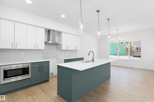 4015 208 Street, Edmonton, AB - Indoor Photo Showing Kitchen With Upgraded Kitchen