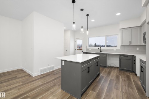 18103 85 Street, Edmonton, AB - Indoor Photo Showing Kitchen With Upgraded Kitchen