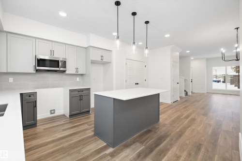 18103 85 Street, Edmonton, AB - Indoor Photo Showing Kitchen With Upgraded Kitchen