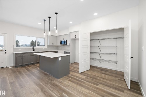 18103 85 Street, Edmonton, AB - Indoor Photo Showing Kitchen With Upgraded Kitchen