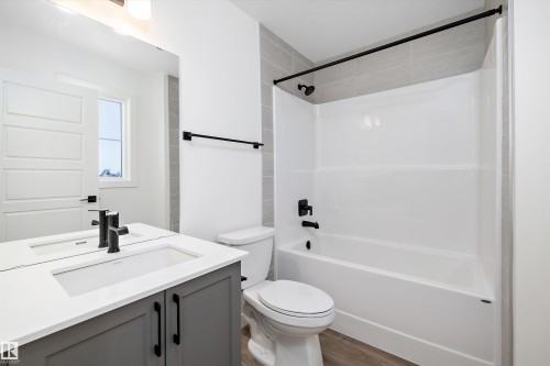 18103 85 Street, Edmonton, AB - Indoor Photo Showing Bathroom