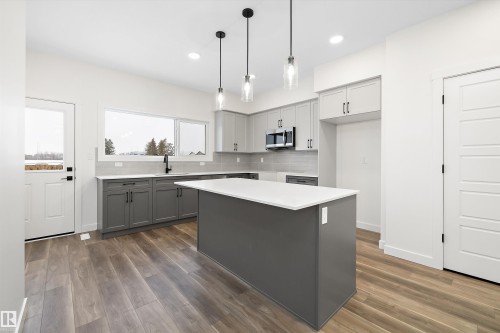 18103 85 Street, Edmonton, AB - Indoor Photo Showing Kitchen With Upgraded Kitchen