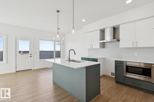 19043 20 Avenue, Edmonton, AB - Indoor Photo Showing Kitchen With Upgraded Kitchen