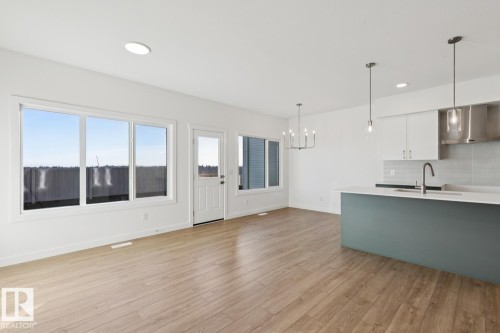 19043 20 Avenue, Edmonton, AB - Indoor Photo Showing Kitchen With Upgraded Kitchen