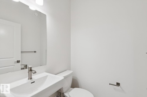 19043 20 Avenue, Edmonton, AB - Indoor Photo Showing Bathroom