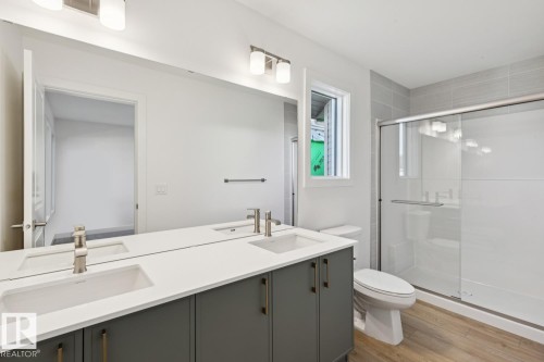 19043 20 Avenue, Edmonton, AB - Indoor Photo Showing Bathroom