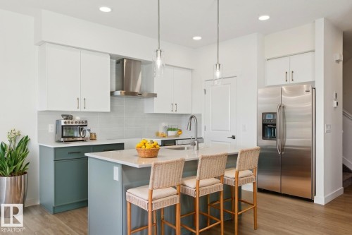 19043 20 Avenue, Edmonton, AB - Indoor Photo Showing Kitchen With Upgraded Kitchen