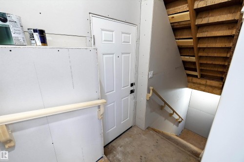 17325 6A Street, Edmonton, AB - Indoor Photo Showing Other Room