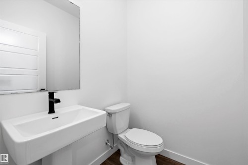 17325 6A Street, Edmonton, AB - Indoor Photo Showing Bathroom
