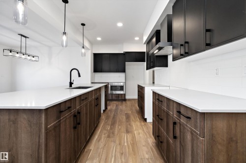 17325 6A Street, Edmonton, AB - Indoor Photo Showing Kitchen With Upgraded Kitchen