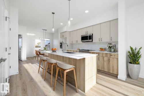 20608 42 Avenue, Edmonton, AB - Indoor Photo Showing Kitchen With Upgraded Kitchen