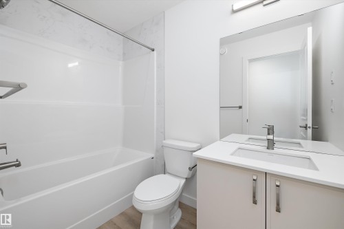 20608 42 Avenue, Edmonton, AB - Indoor Photo Showing Bathroom