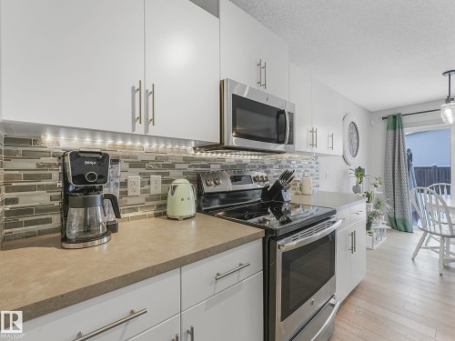 2003 Westerra Loop, Stony Plain, AB - Indoor Photo Showing Kitchen With Upgraded Kitchen
