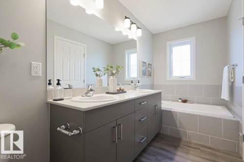 20 Emerald Way, Spruce Grove, AB - Indoor Photo Showing Bathroom