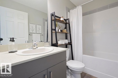 20 Emerald Way, Spruce Grove, AB - Indoor Photo Showing Bathroom