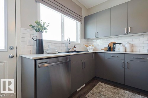 20 Emerald Way, Spruce Grove, AB - Indoor Photo Showing Kitchen